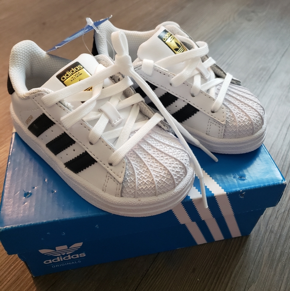 Adidas Superstar 6k shoes